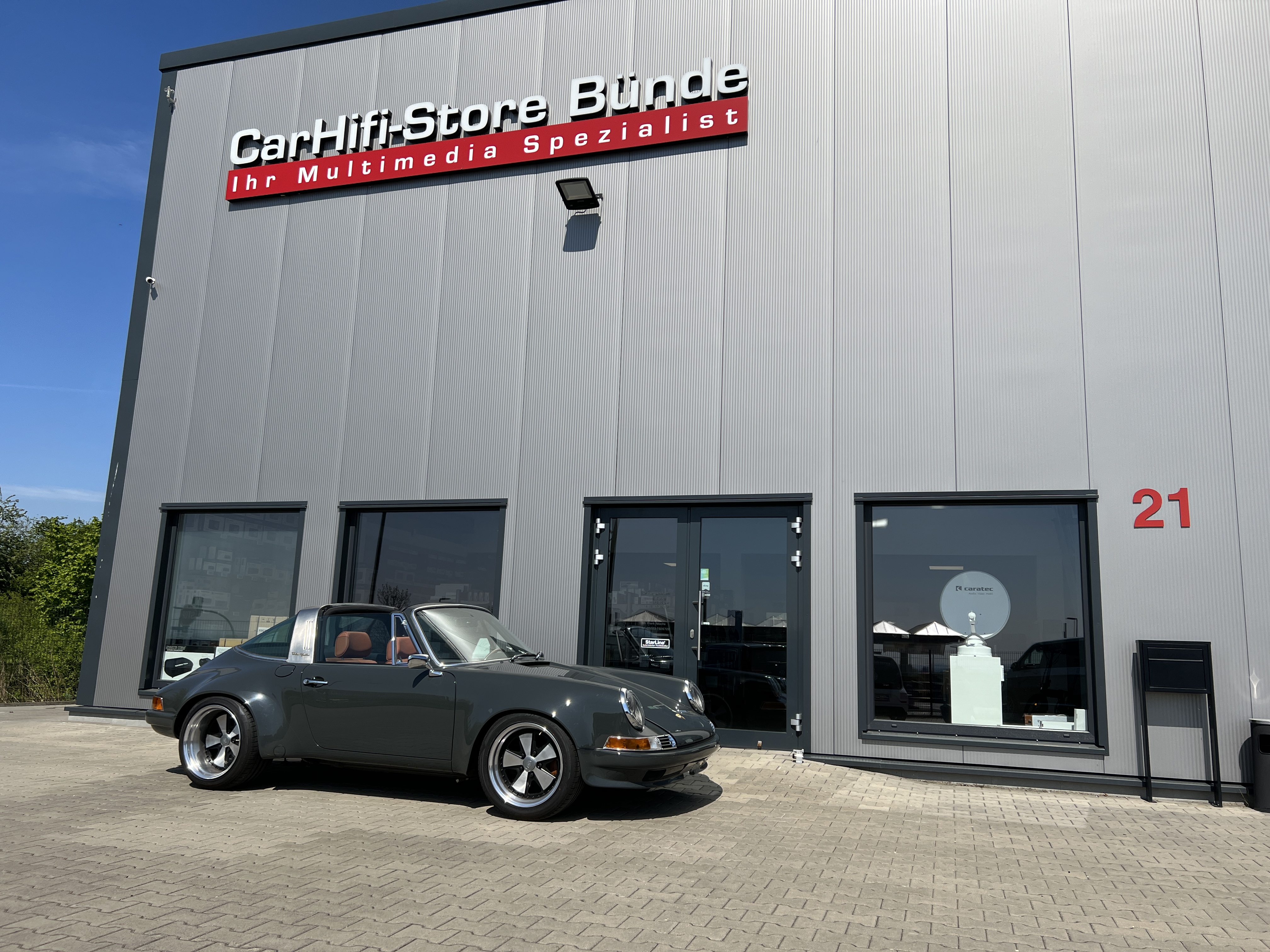 Porsche 911 Targa CarHifi-Store