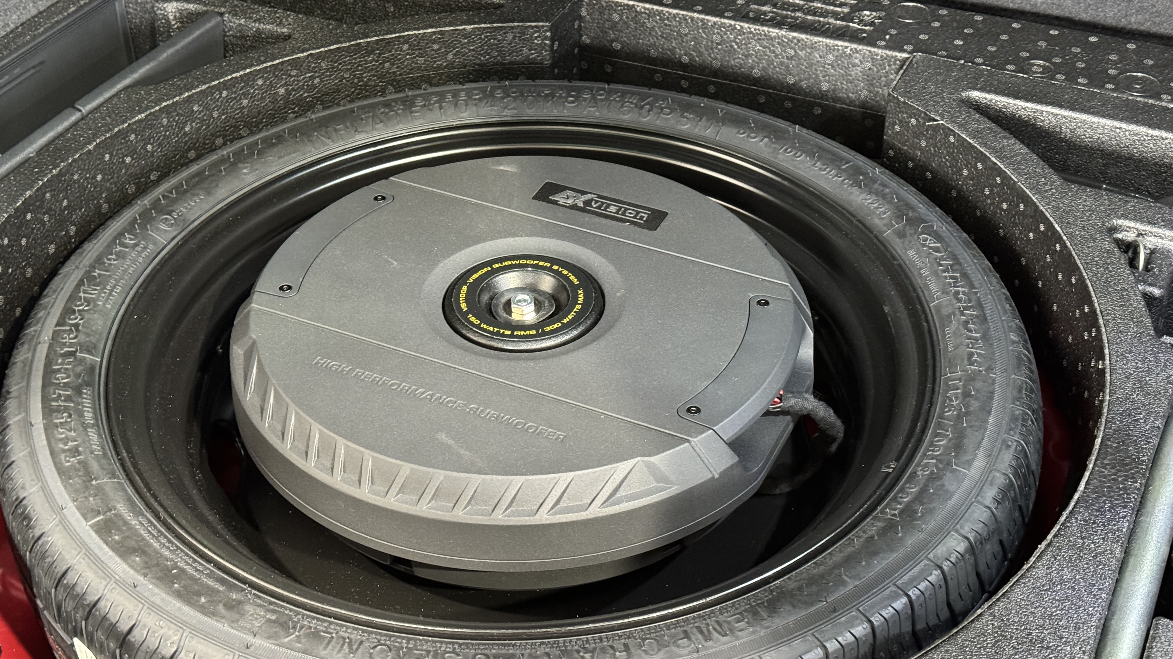 ESX_Subwoofer_Skoda_Karoq