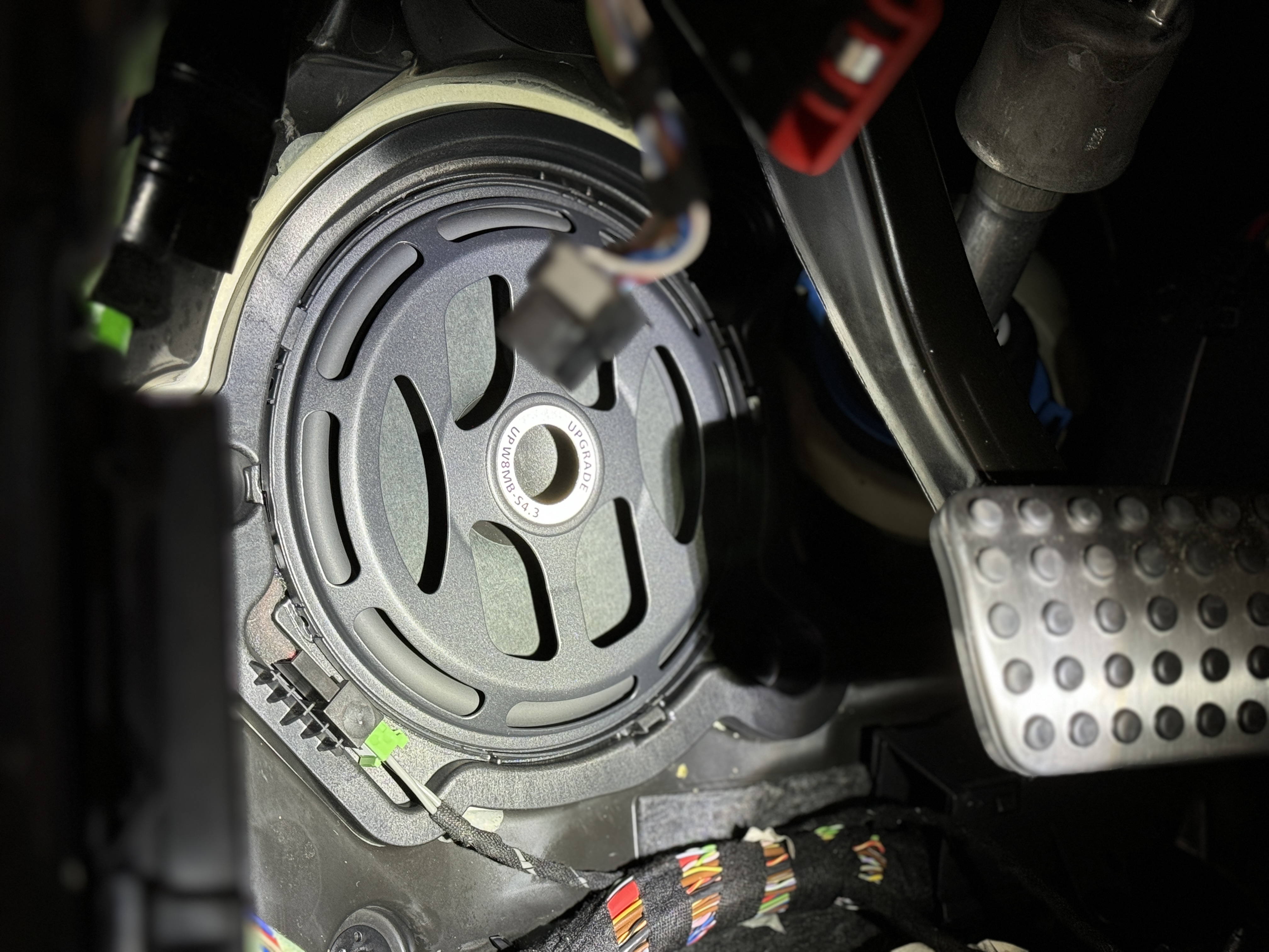 Subwoofer_links_w206