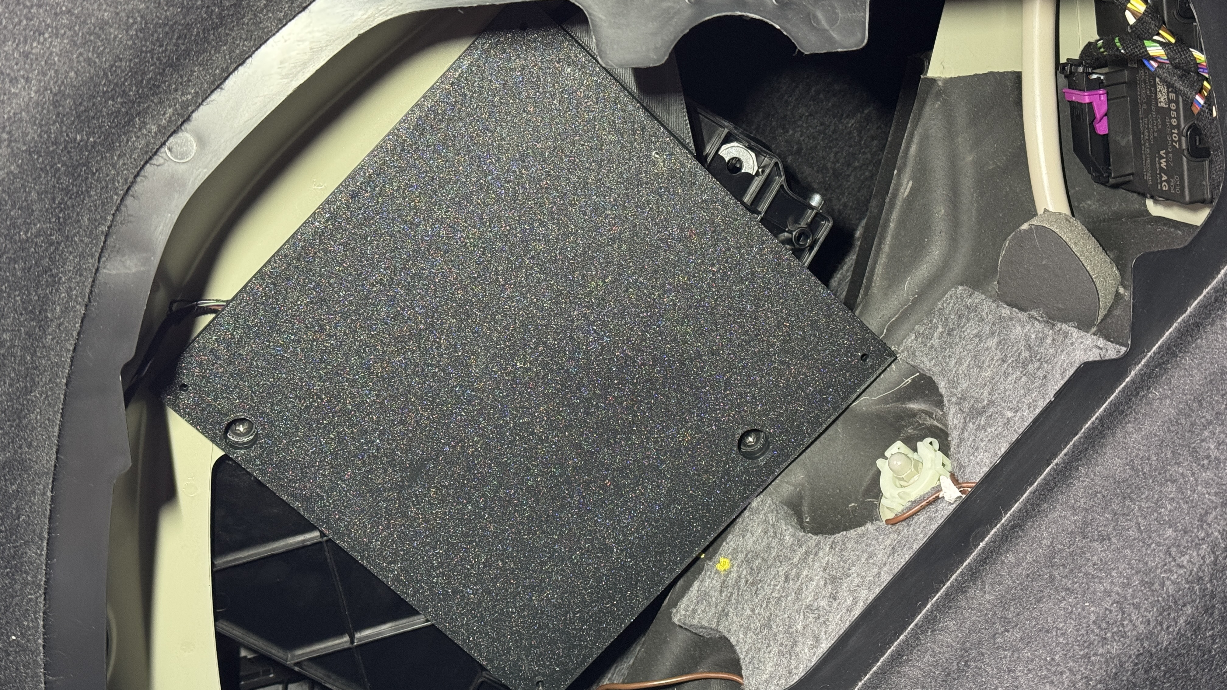 Halteplatte_V_twelve_DSP_Audi_Q8