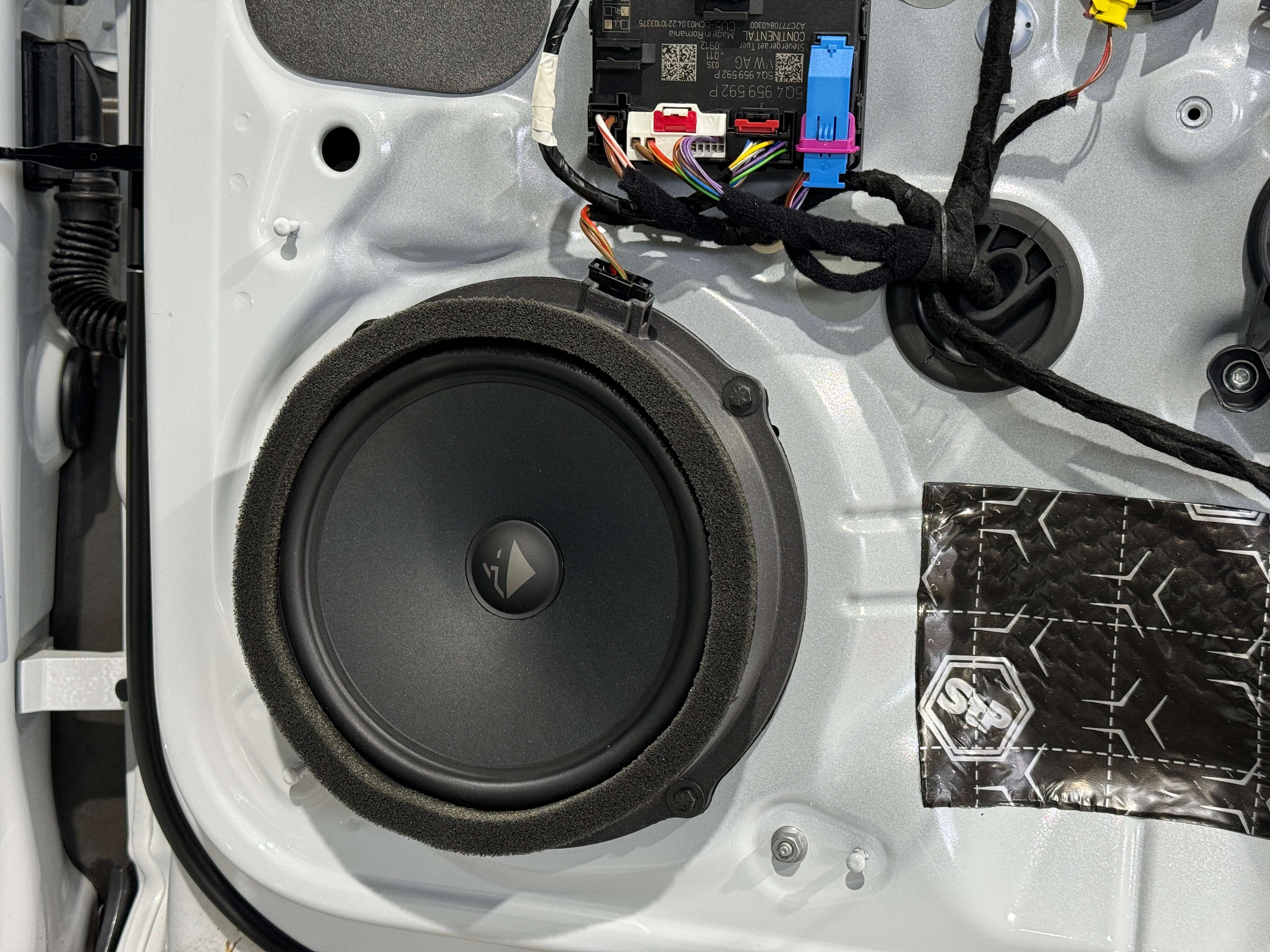 Seat Sennheiser soundPRO DSP System