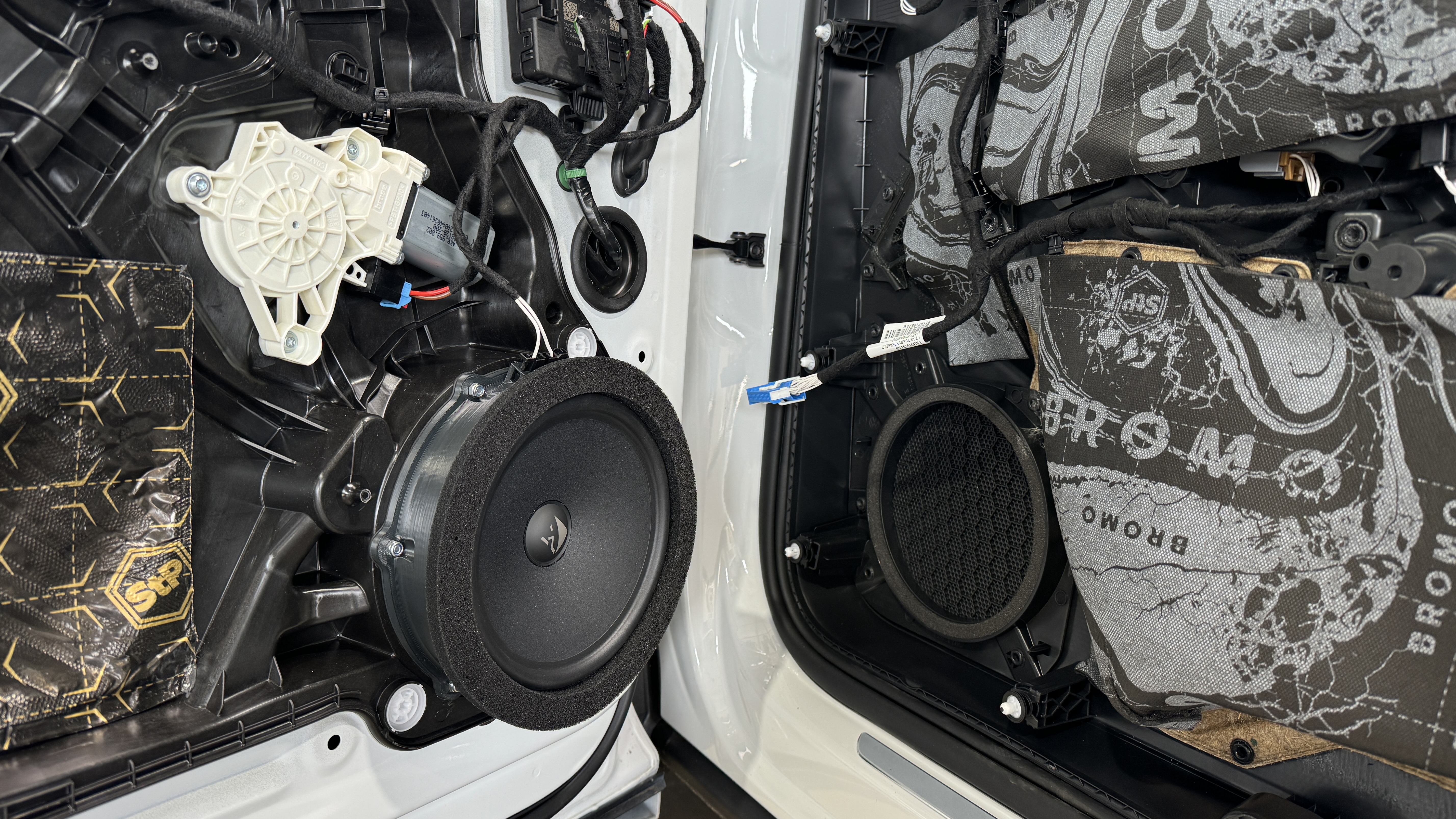 Tuerdaemmung_und_Lautsprecher_Tiguan_3
