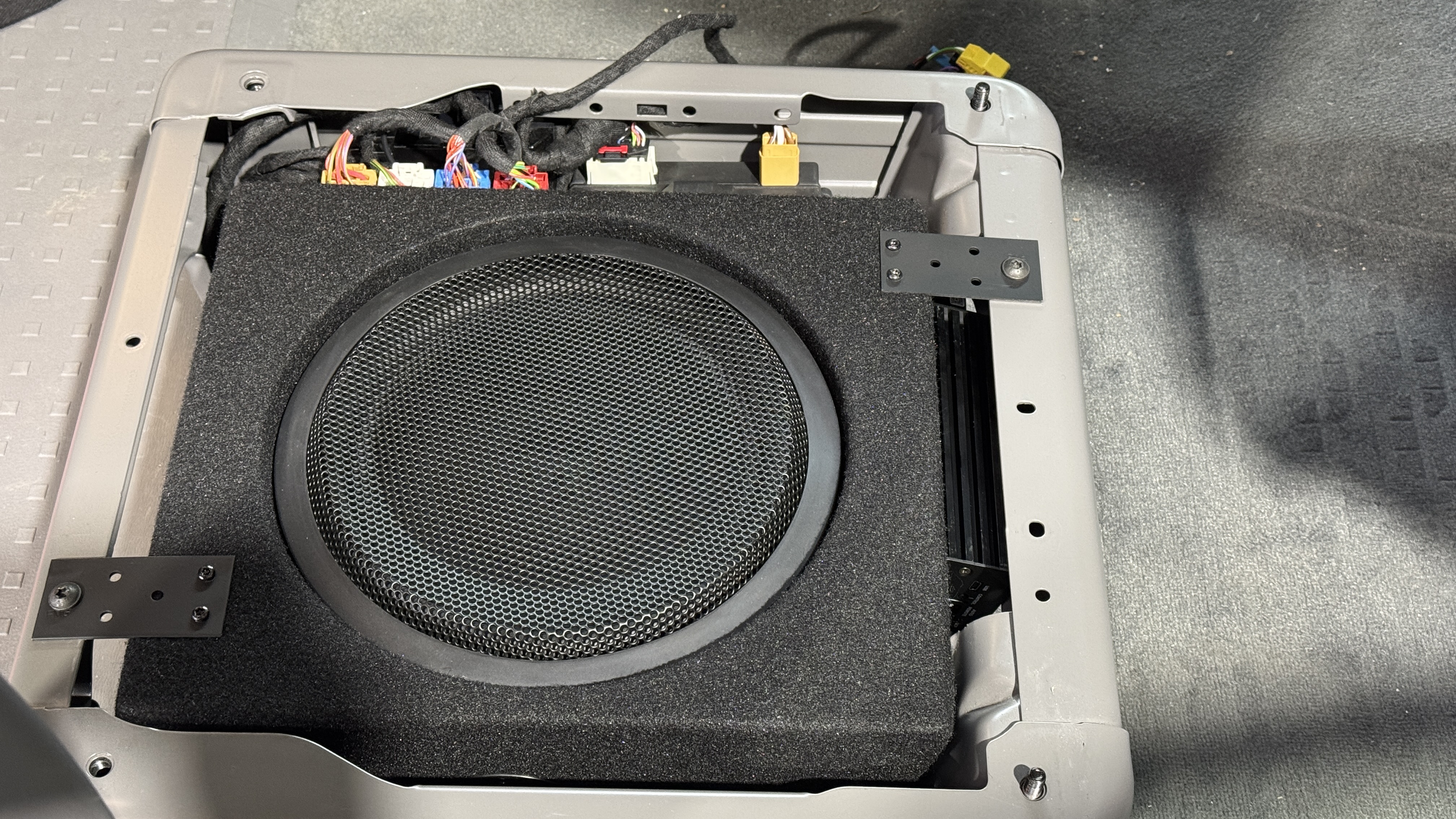 Helix_IK_Subwoofer_25cm_T61