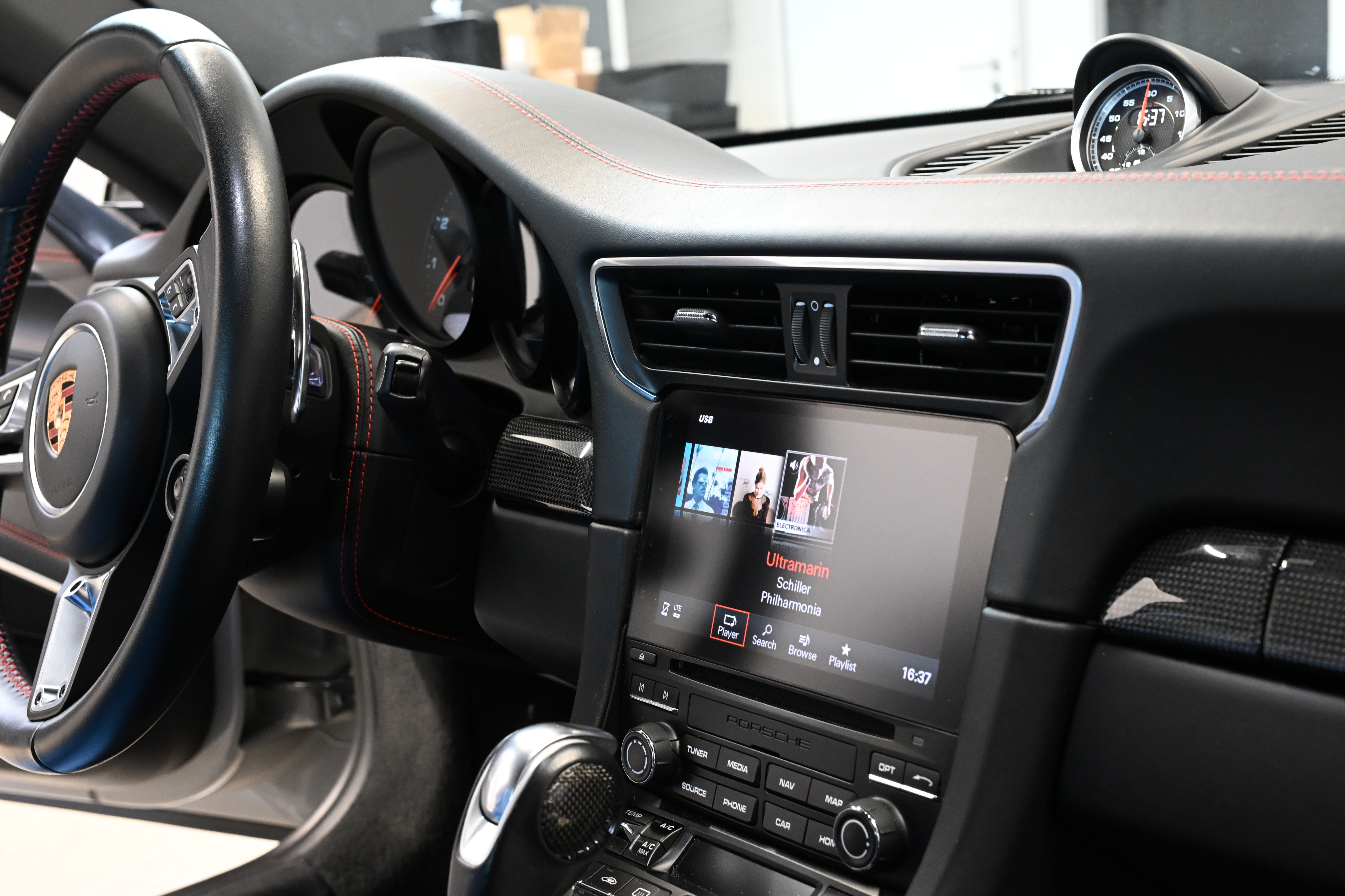 Porsche 911 Targa 4 GTS 991.2 – Audison Connection BT2-100.2 Car-HiFi Einbau – Bild 2