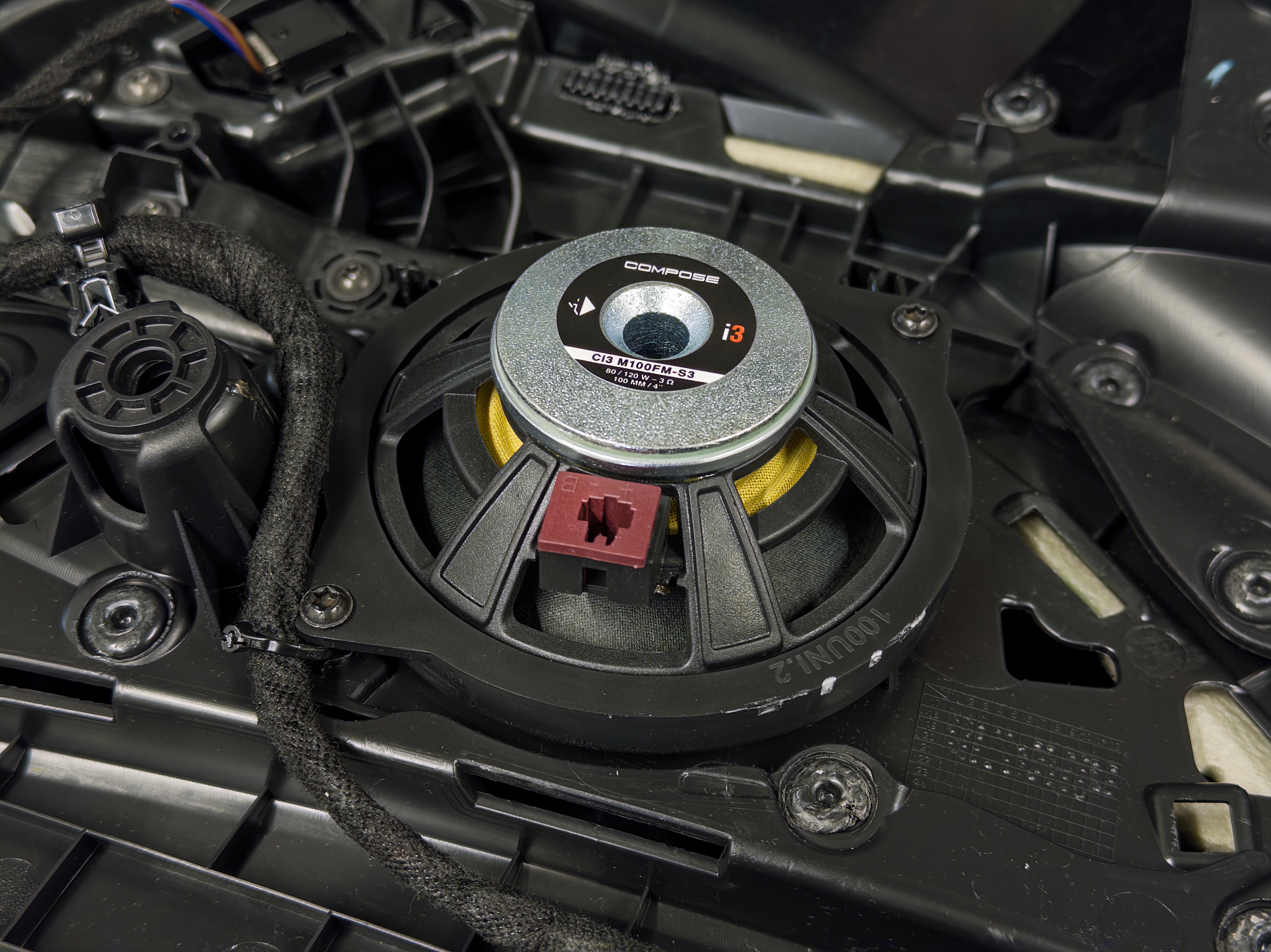 i3_Mitteltoener_Audi_Q8