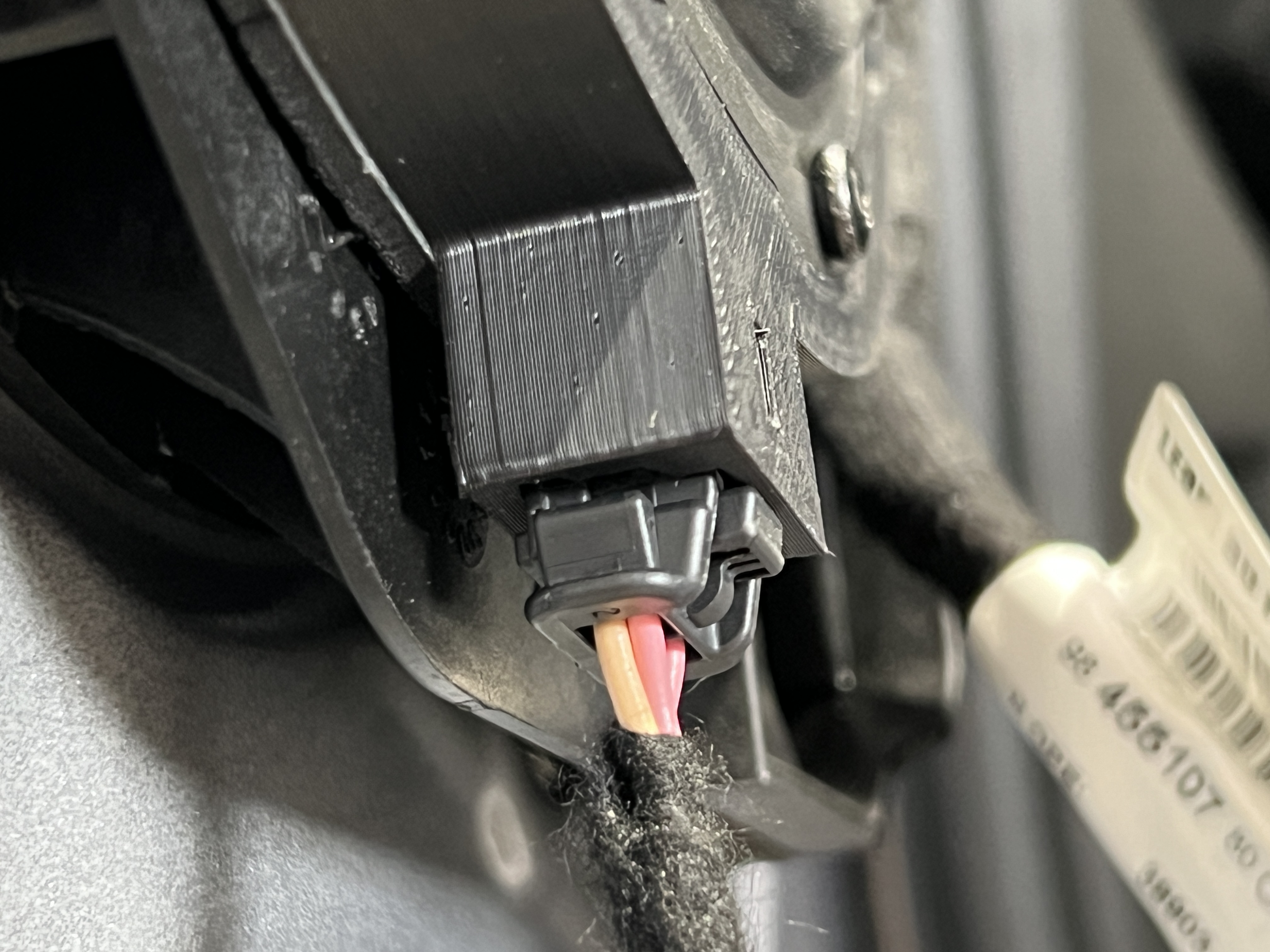 Flexmount_Adapter_mit_Stecker