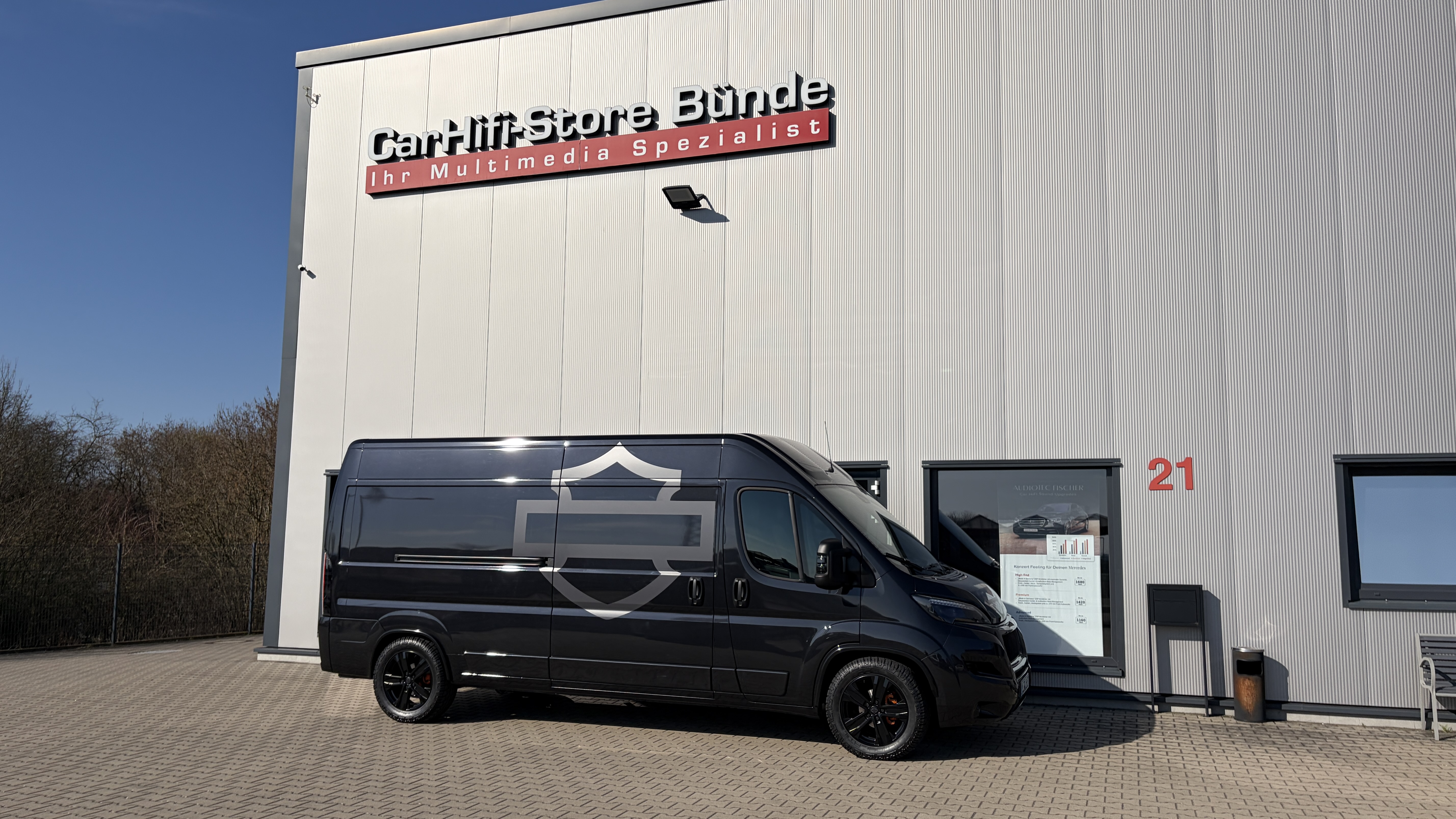 Peugeot Boxer mit Navigation und Lautsprechern