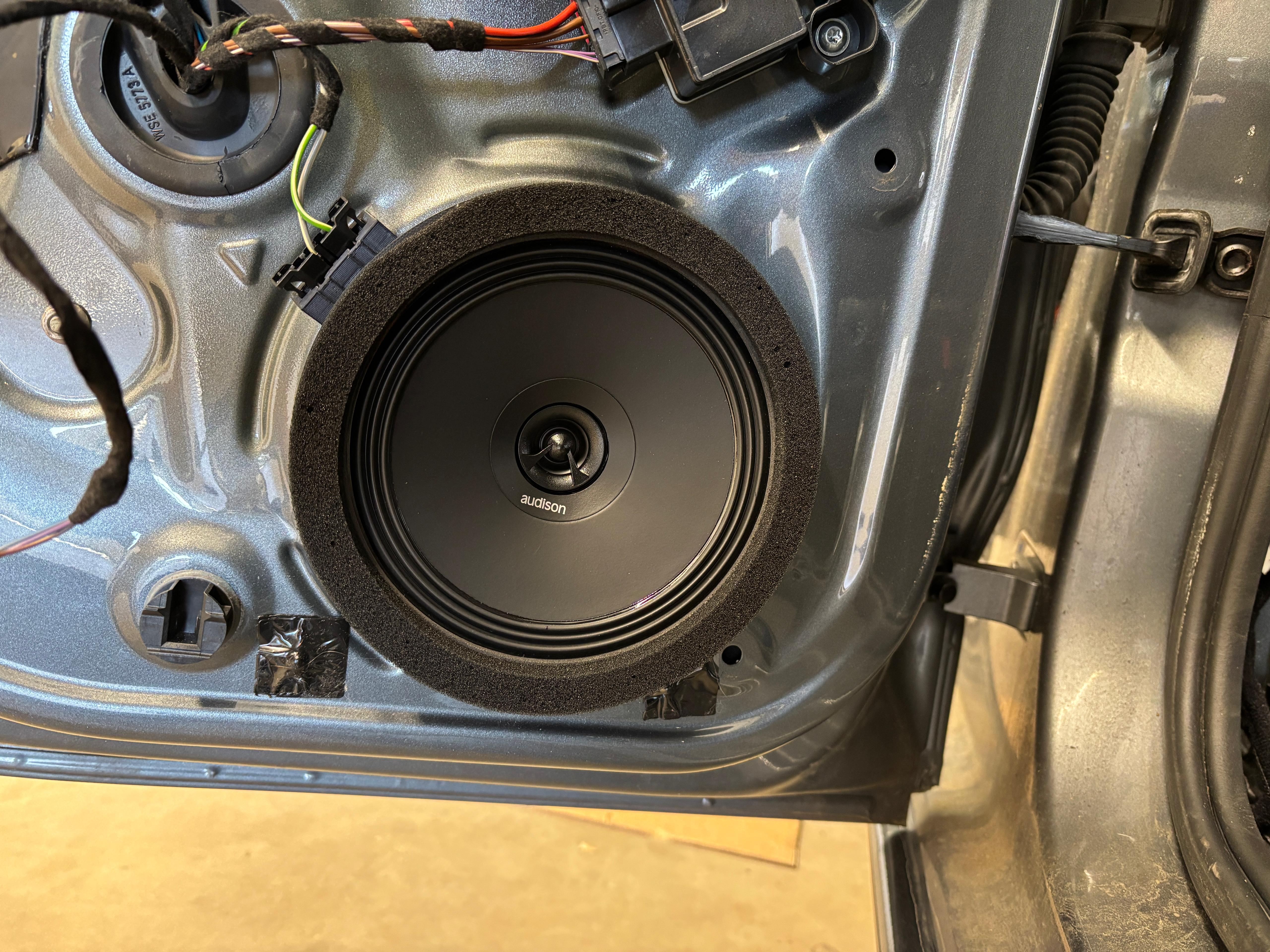 APX_6_5_Koaxial_Seat_Tuer_Hinten