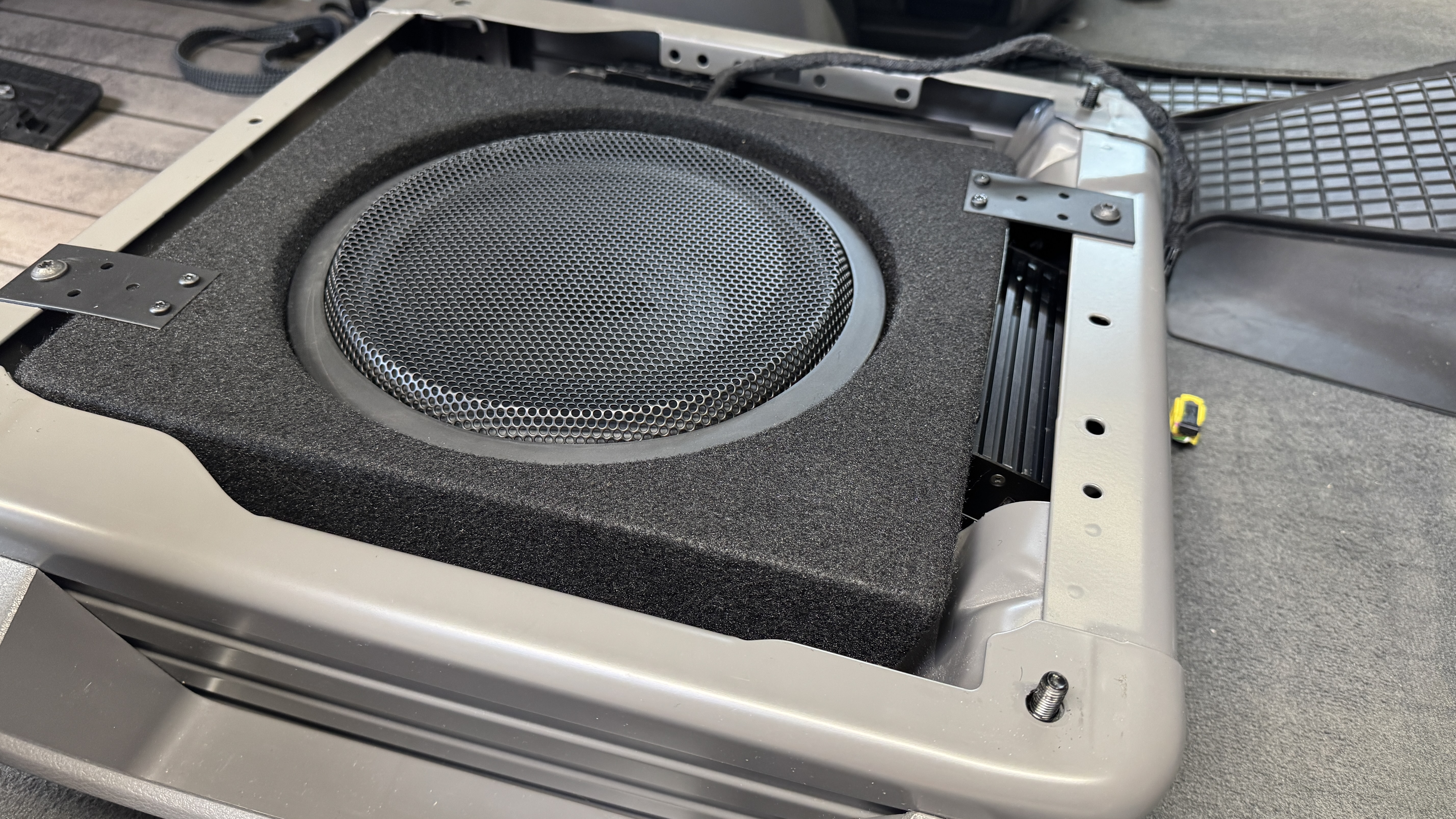 Helix_T61_Subwoofer_25cm