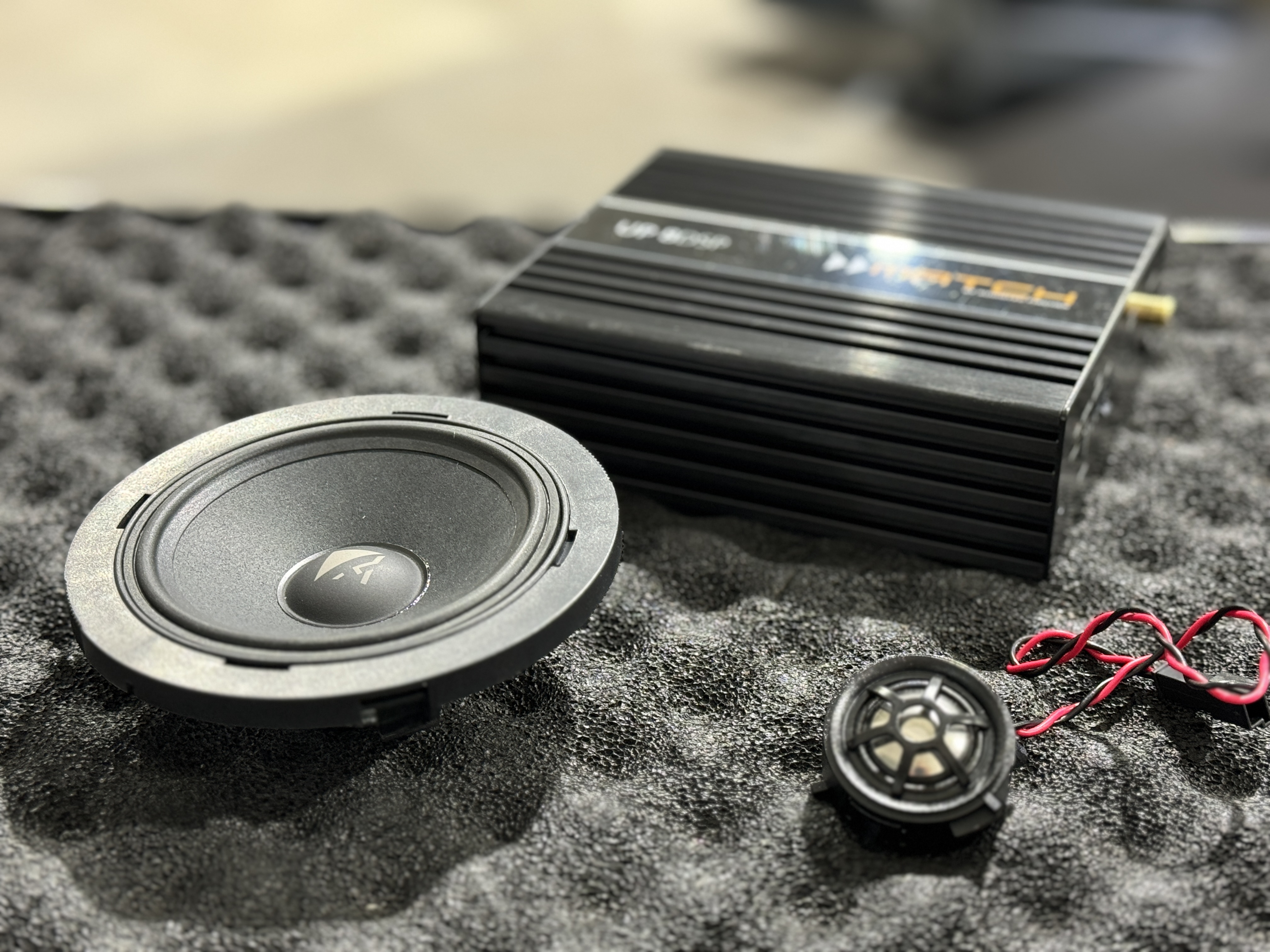 Endstufe_und_lautsprecher_w206