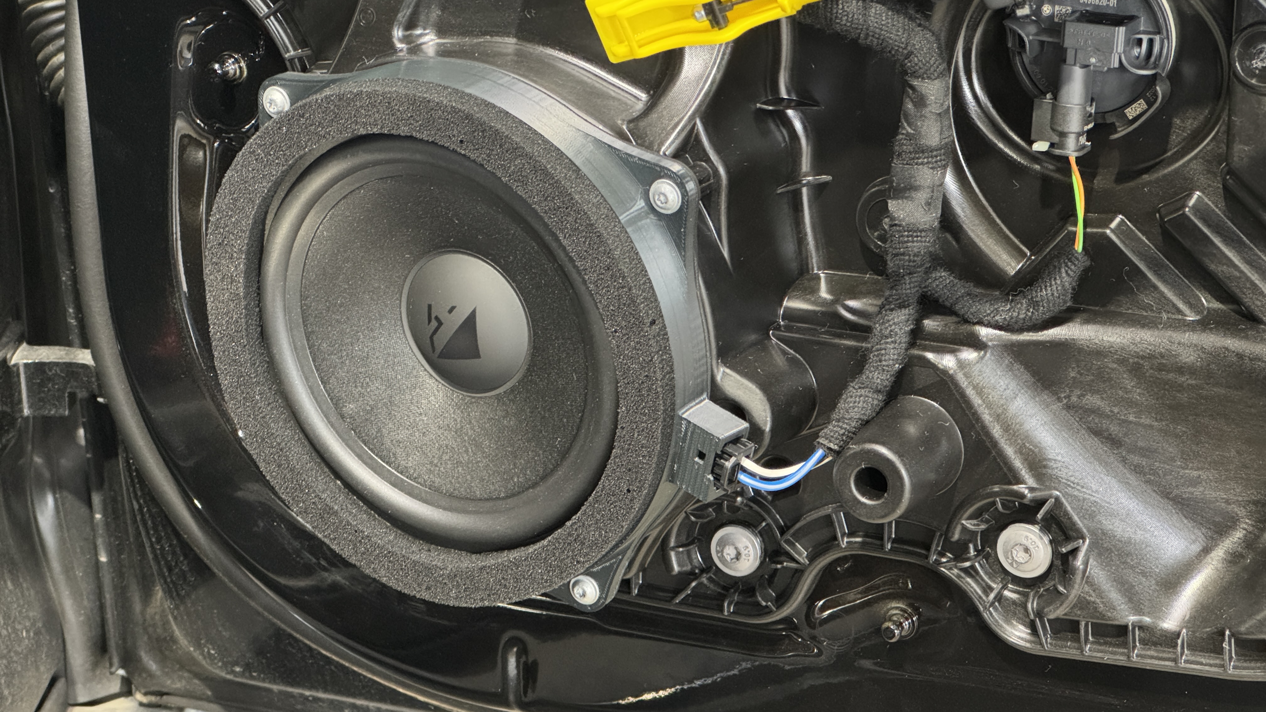 Turlautsprecher_Helix_Compose_BMW_i4