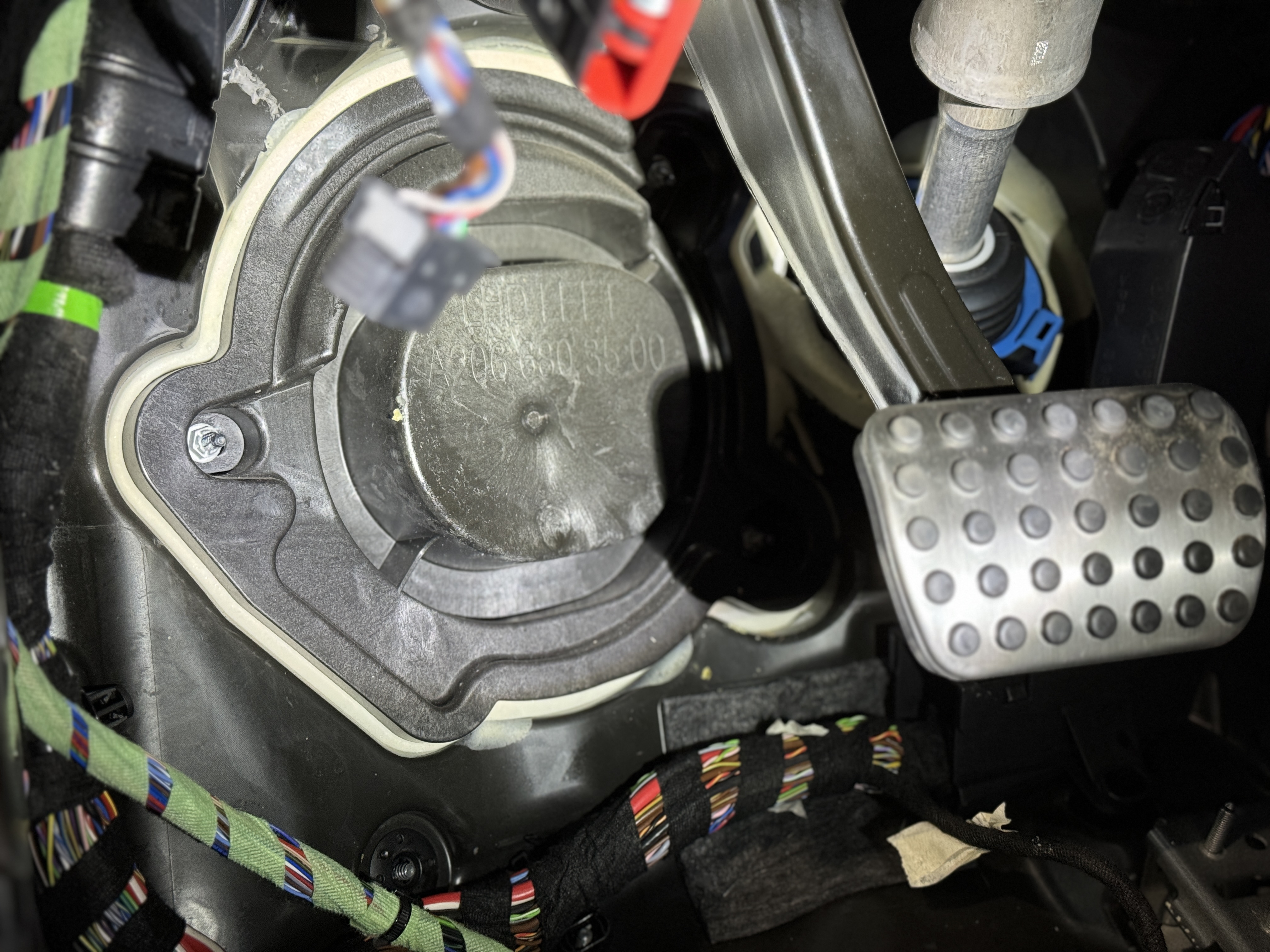 Blinddeckel_Subwoofer_links_w206